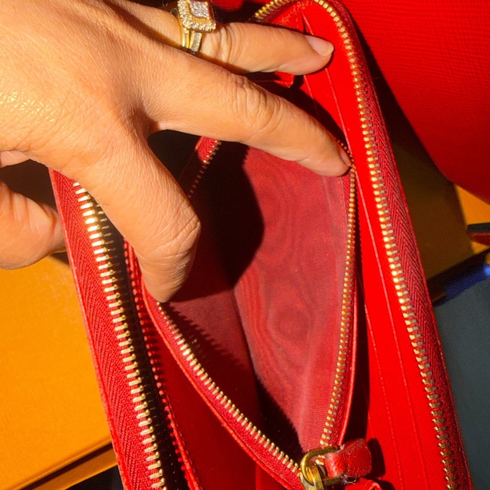 Prada Crimson Wallet with Gold Accents - Picture 4 of 4